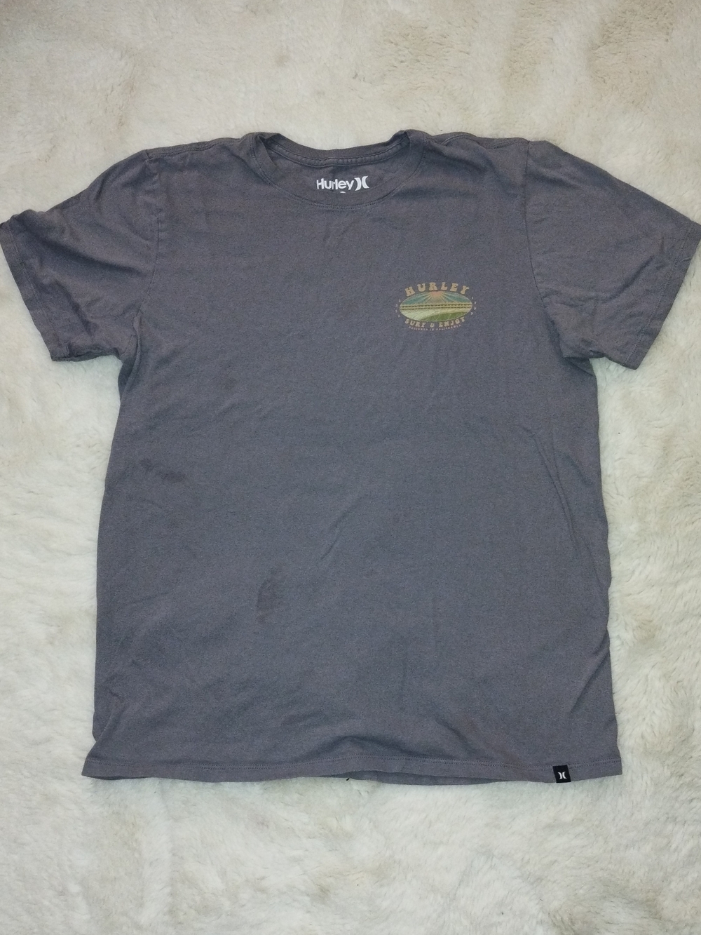 Hurley Short Sleeve Tee in Charcoal with Small Chest Graphic